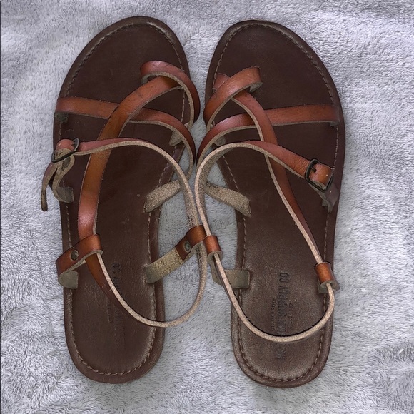 Sandals - Picture 2 of 3